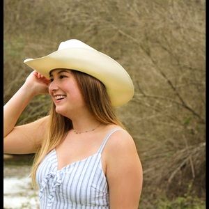 Meet your Posher, Lundyn